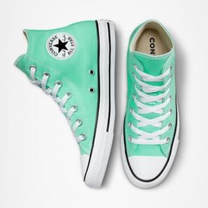 Converse All Star Classic High Top • Size: 10.5 (M), 12.5 (W)